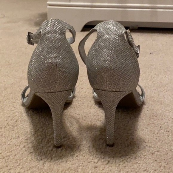 🆕Worthington Silver Glitter Heels Bristol - Picture 4 of 10
